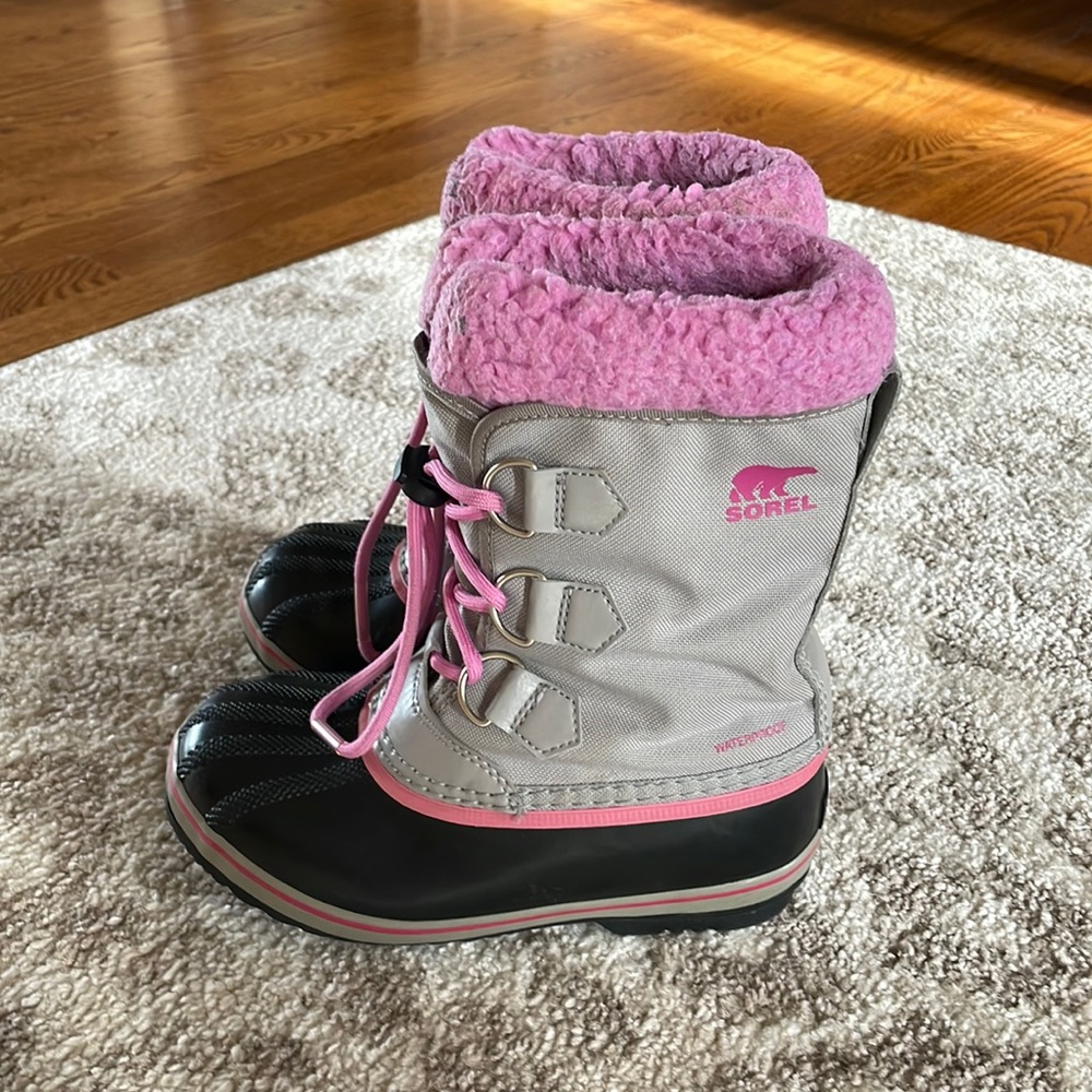 Girls Sorel Boots EUC sz 2